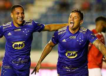 Edu, João Paulo, Thiago e Vitor Roque (2) marcaram os gols da goleada celeste em Aracaju