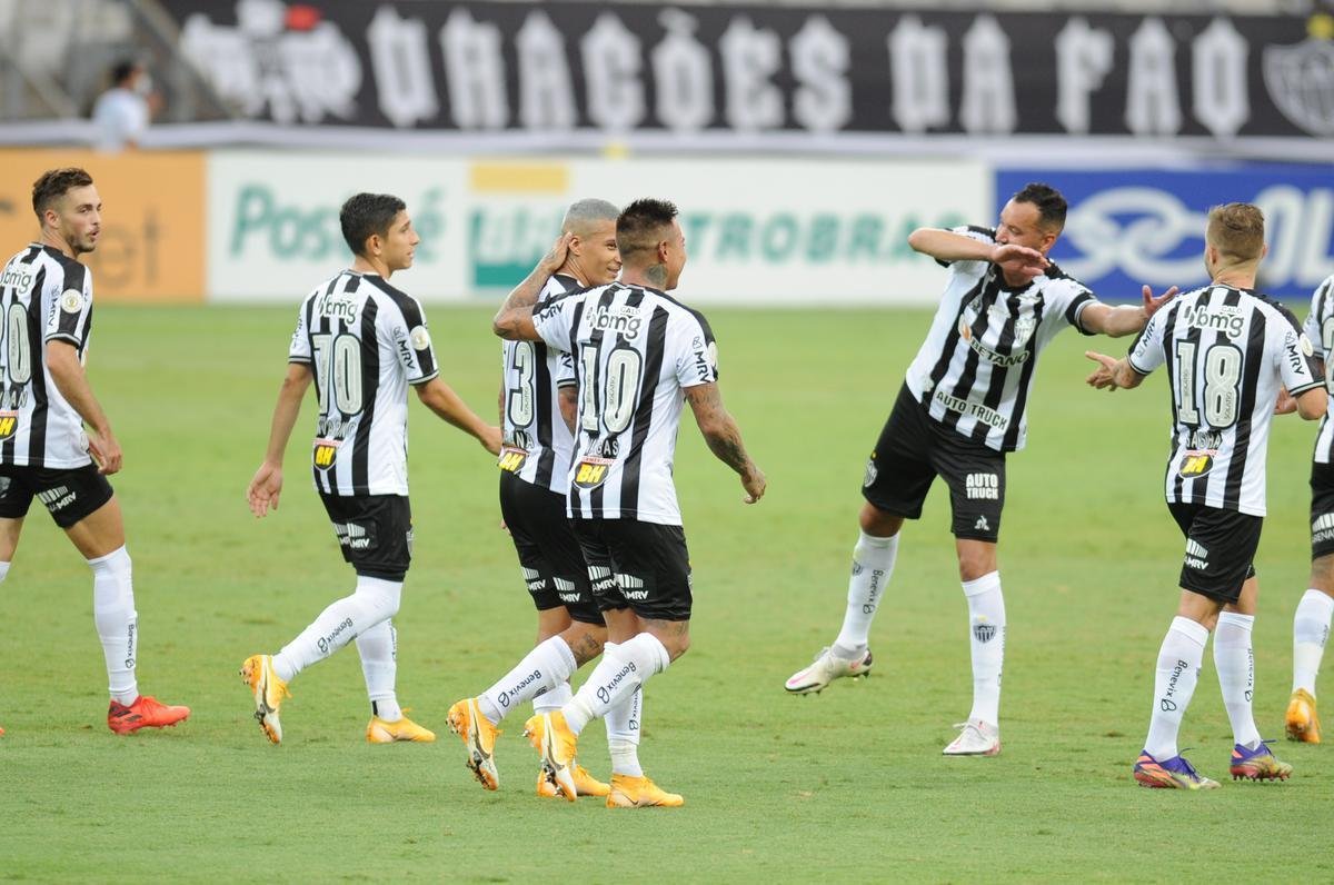Fotos do duelo entre Atltico e Fortaleza, no Mineiro, em Belo Horizonte, pela 33 rodada do Campeonato Brasileiro