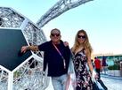 Galvo Bueno aproveita Copa do Mundo e faz passeio com esposa no Catar