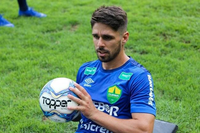 Rafael Gava - o meio-campista de 27 anos registrou a mdia mais alta do Cuiab no SofaScore: 7.35. Em 21 jogos na Srie B, marcou seis gols e deu trs assistncias. Sua sequncia na equipe acabou prejudicada em razo de leses.