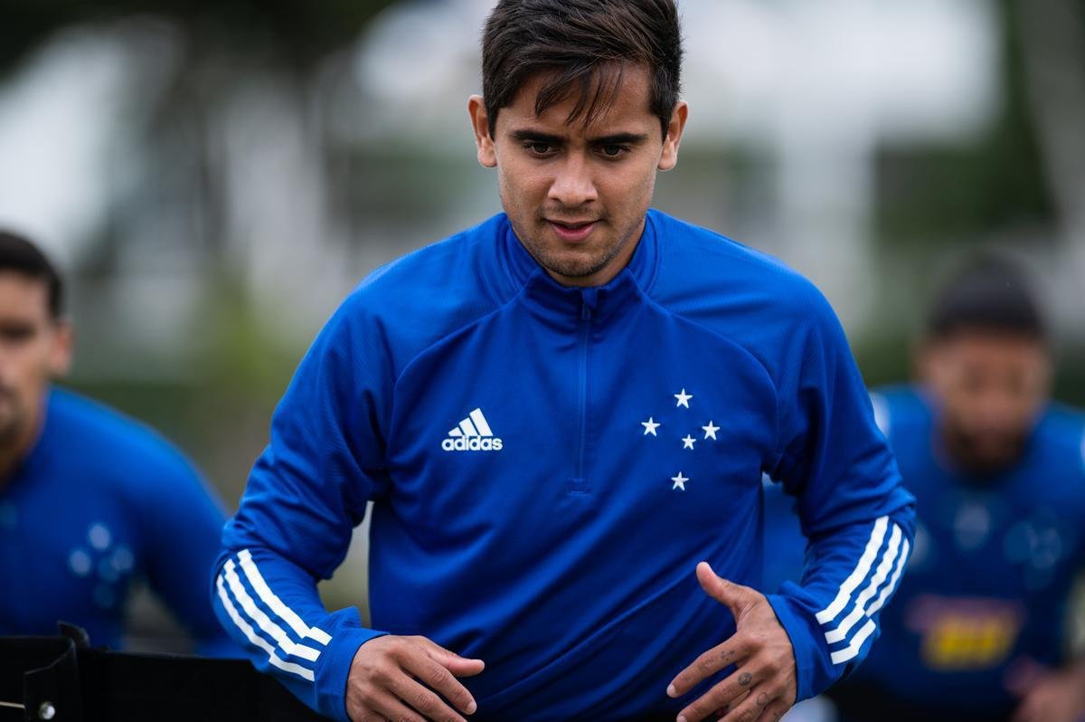 Everton Felipe - emprestado pelo So Paulo, jogou nove vezes pelo Cruzeiro antes da paralisao das competies devido  pandemia de COVID-19. No incio de julho, retornou ao tricolor paulista, que o repassou ao Atltico-GO. No clube goiano, o meia-atacante disputou 13 partidas (cinco como titular) e no balanou a rede.