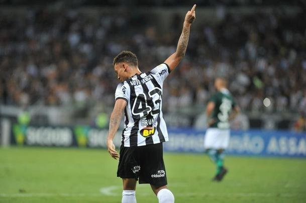 Bruninho ampliou para 2 a 0 e decretou a vitria do Atltico sobre o Gois
