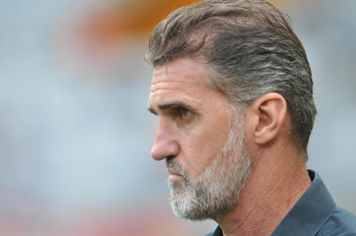 Mancini teve incio problemtico  frente do Cruzeiro na reta final da temporada 2011 (trs derrotas, uma vitria e um empate), mas conseguiu livrar a Raposa da queda no Brasileiro.