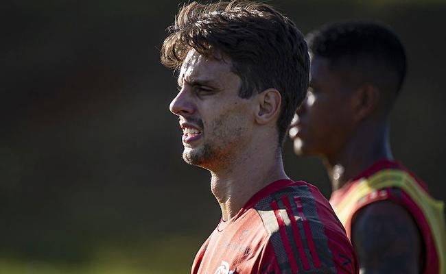 Rodrigo Caio participou da atividade em Brasília e deve voltar ao Flamengo