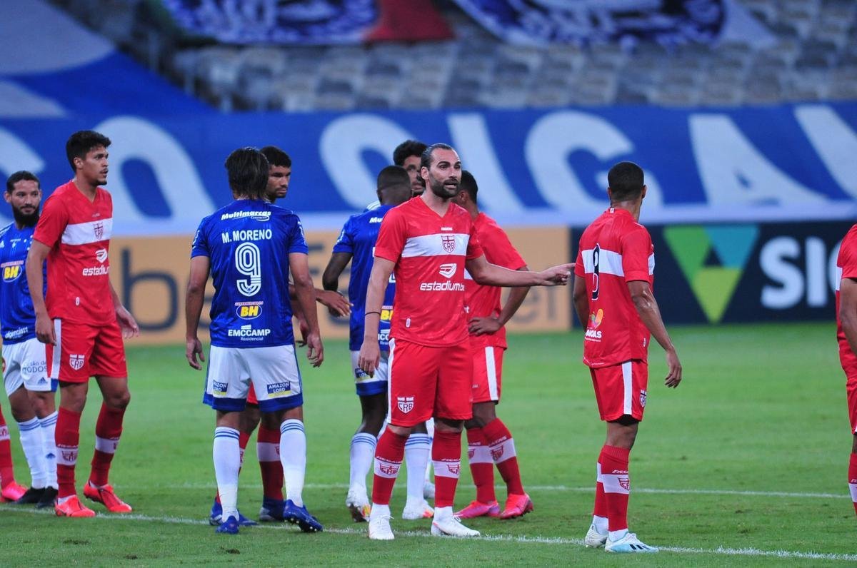 Fotos do duelo entre Cruzeiro e CRB, no Mineiro, em Belo Horizonte, pela oitava rodada da Srie B do Brasileiro