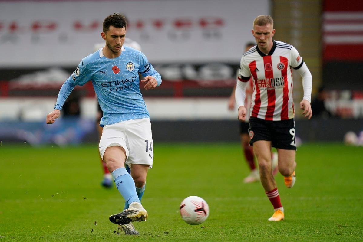 Zagueiro francs Aymeric Laporte, do Manchester City, testou positivo para a COVID-19