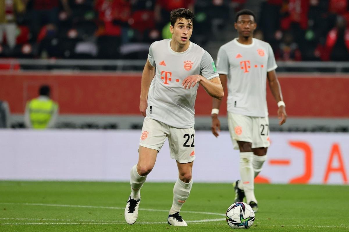 Bayern de Munique derrotou egpcios do Al Ahly por 2 a 0, com dois gols do polons Robert Lewandowski, e se garantiu na deciso do Mundial de Clubes contra o Tigres, do Mxico