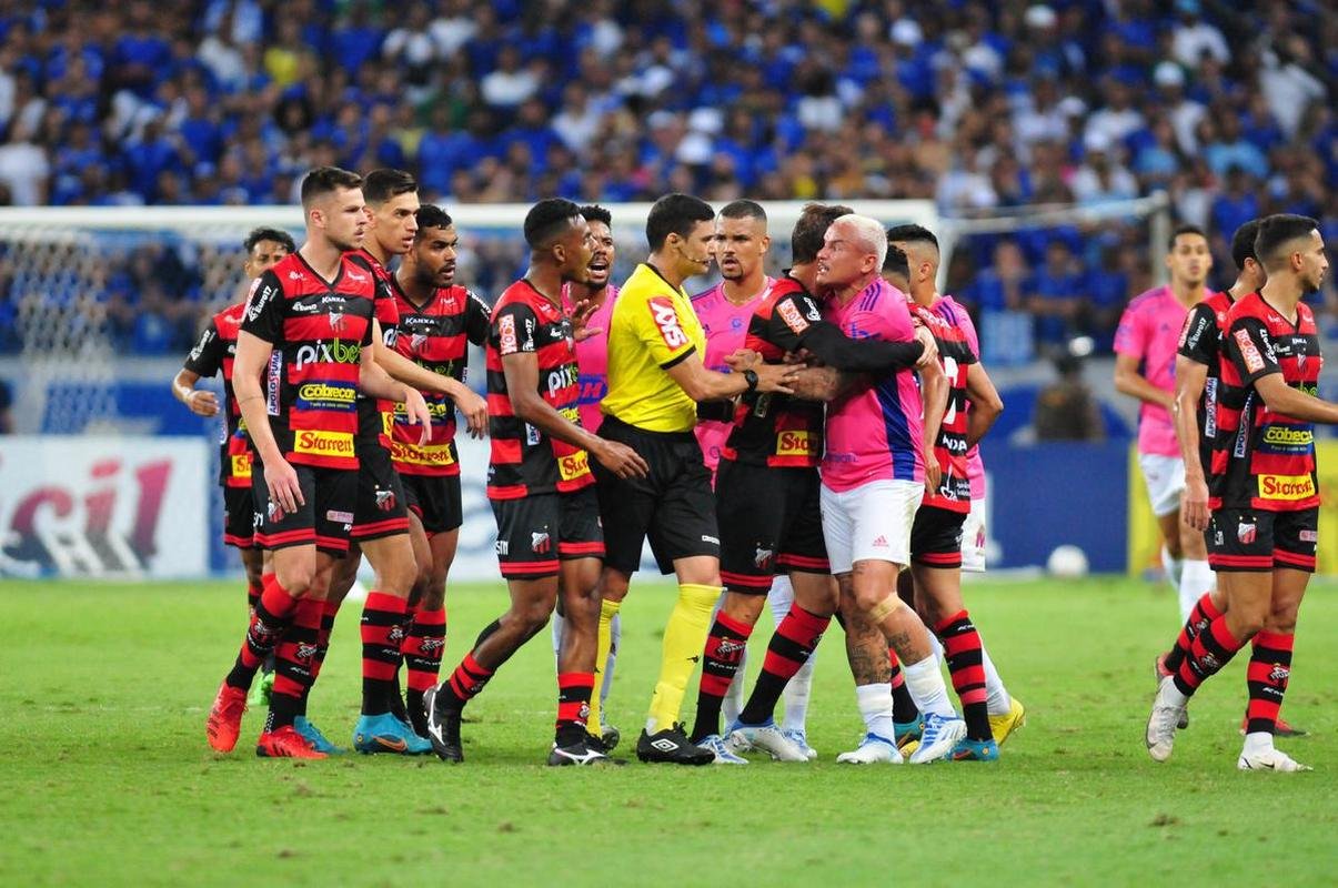 Em reencontro com a torcida aps o ttulo da Srie B, Cruzeiro enfrentou o Ituano no Mineiro, em Belo Horizonte, pela 33 rodada. Veja as melhores imagens!