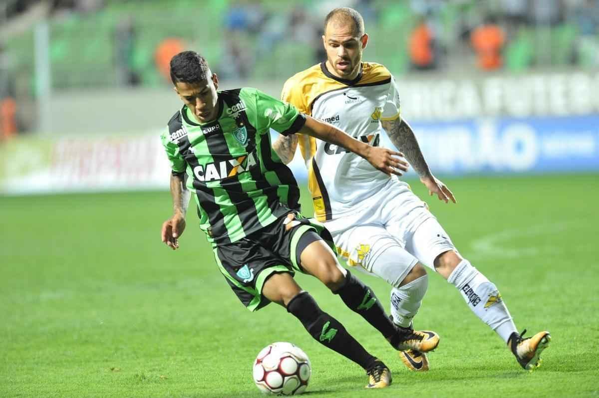 Imagens da partida entre Amrica e Cricima, no Independncia, pela Srie B do Brasileiro