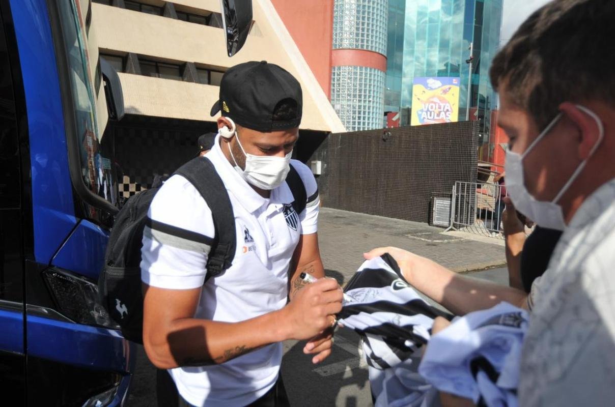 Delegao alvinegra chegou a Cuiab para final da Supercopa do Brasil entre Atltico e Flamengo