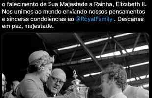 Postagem do Leeds - Todos em #LUFC esto profundamente tristes com o falecimento de Sua Majestade a Rainha, Elizabeth II. Nos unimos ao mundo enviando nossos pensamentos e sinceras condolncias ao @RoyalFamily. Descanse em paz, majestade.