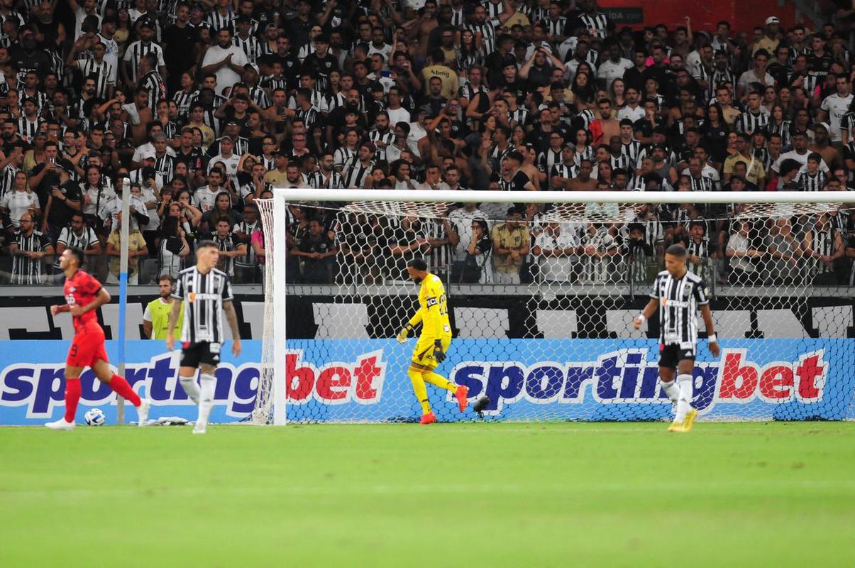 Fotos do jogo entre Atltico x Libertad, pela Copa Libertadores