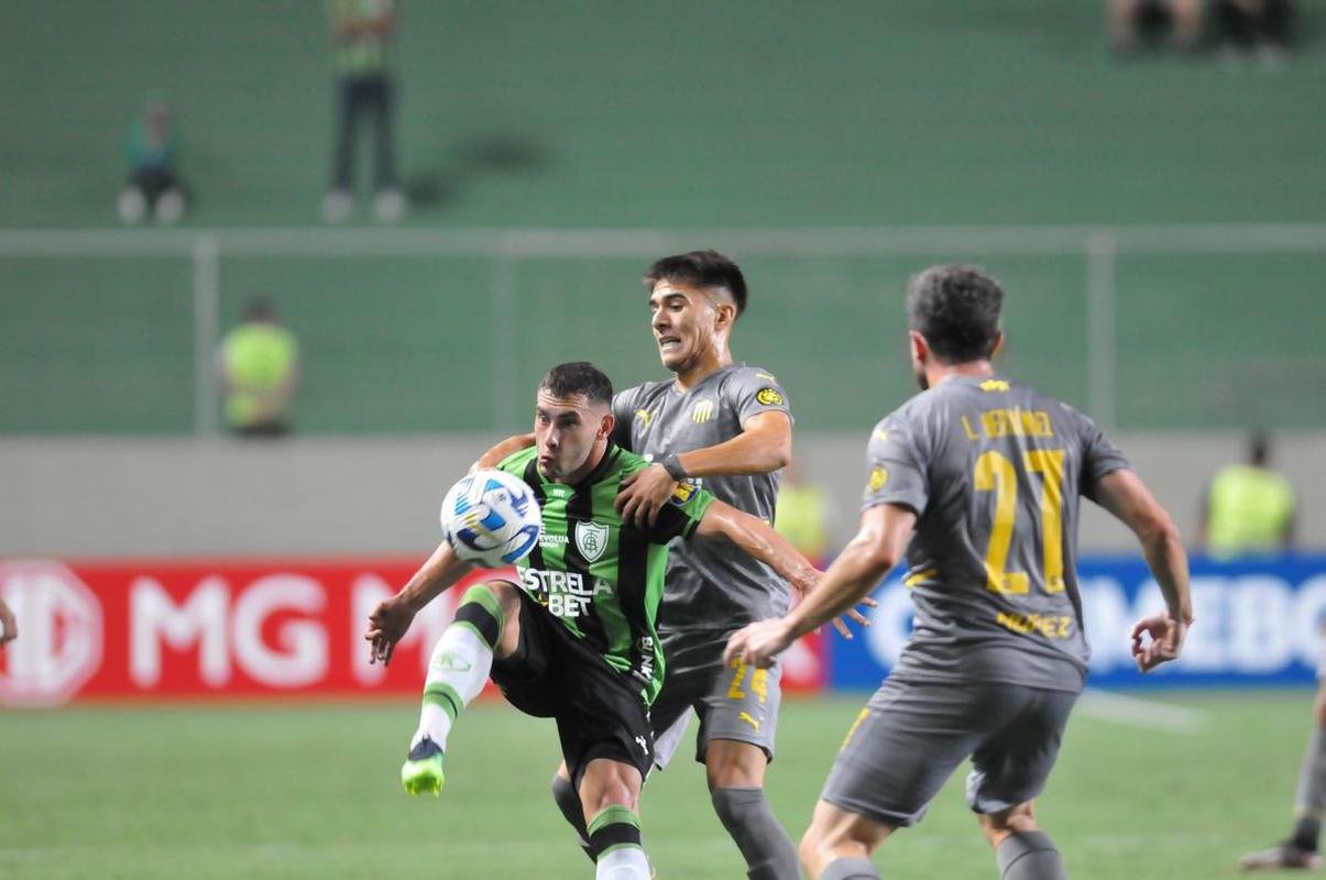 Fotos de Amrica x Pearol pela Sul-Americana, no Independncia