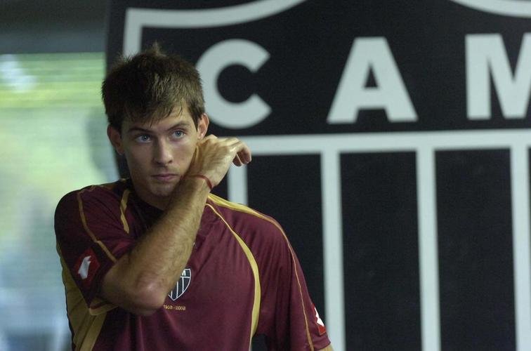 Uma das maiores esperanças da base do Boca Juniors, Trípodi não conseguiu fazer sucesso no time principal do clube argentino. Em 2009, ele fez cinco jogos pelo Galo e deixou o clube sem balançar as redes.