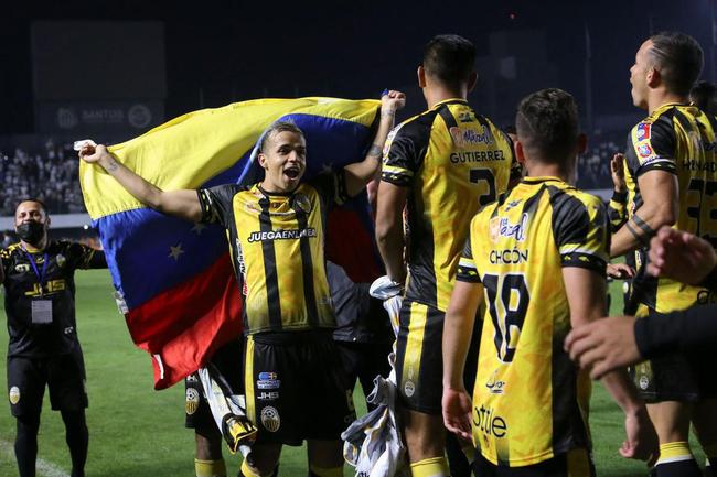 8º - O time com menor cotação é o Deportivo Táchira. A Bet365 paga odd 34 no título da equipe venezuelana. A Sportsbet.io paga odd 26, enquanto a Betano paga a incrível odd 100.