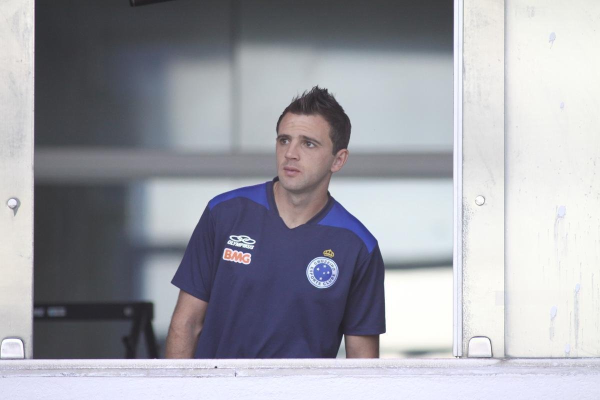 #18 Montillo [Santos] - R$ 16,2 milhes (6 milhes de euros) (mar/2013) // R$ 24,3 milhes (2020) - Foram negociados 60% dos direitos econmicos