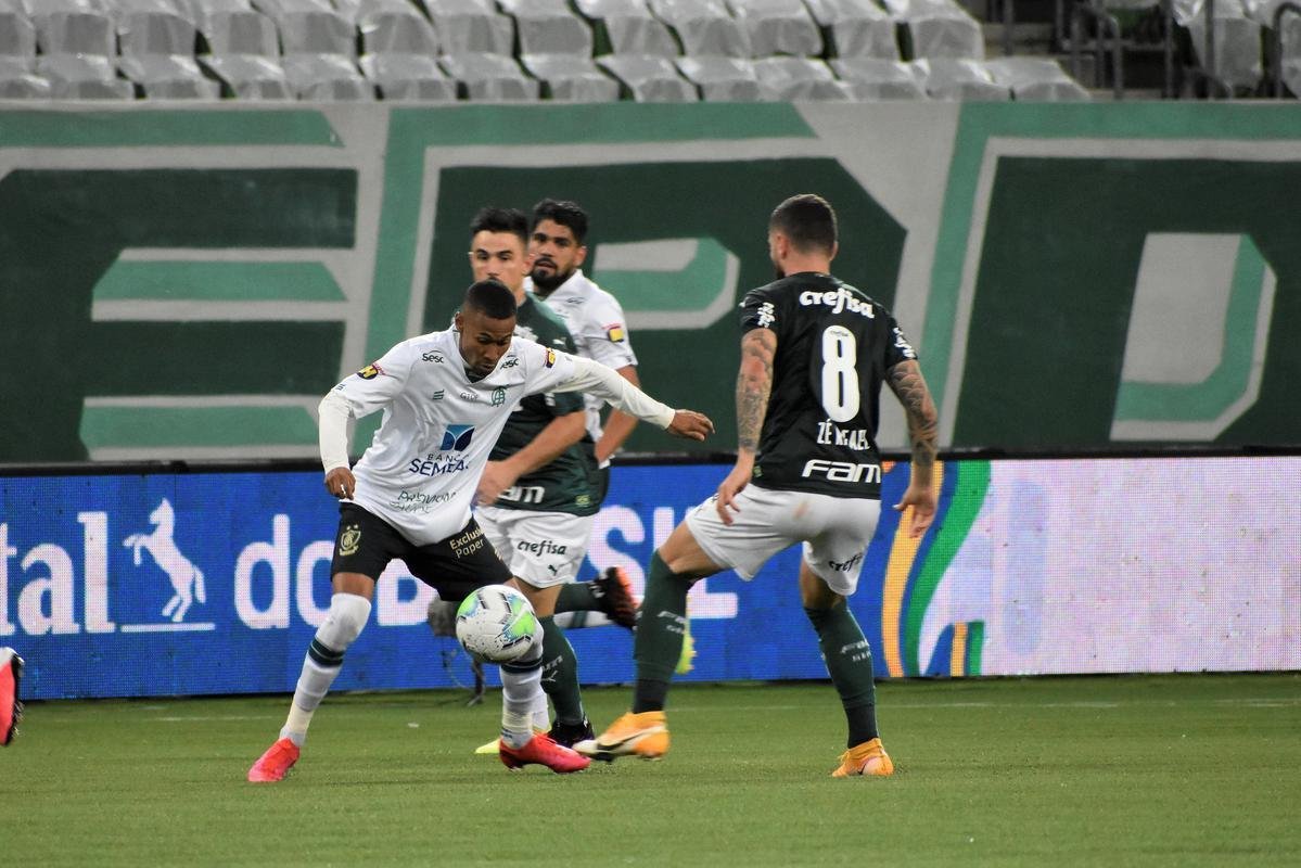 Palmeiras e Amrica se enfrentaram nesta quarta-feira (23), em partida de ida das semifinais da Copa do Brasil. O confronto foi realizado no Allianz Parque, em So Paulo. Na prxima quarta-feira (30), as equipes se reencontram no Independncia, em Belo Horizonte, s 21h30.
