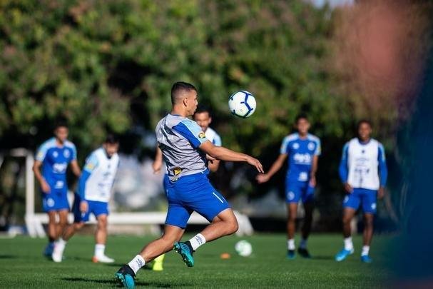 Sob o comando de Rogério Ceni, Cruzeiro treinou nesta sexta-feira na Toca da Raposa para o duelo contra o Santos, pela 15° rodada do Campeonato Brasileiro