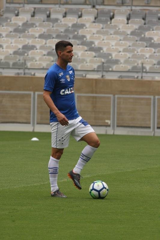 Treino do Cruzeiro nesta sexta-feira, no Mineiro