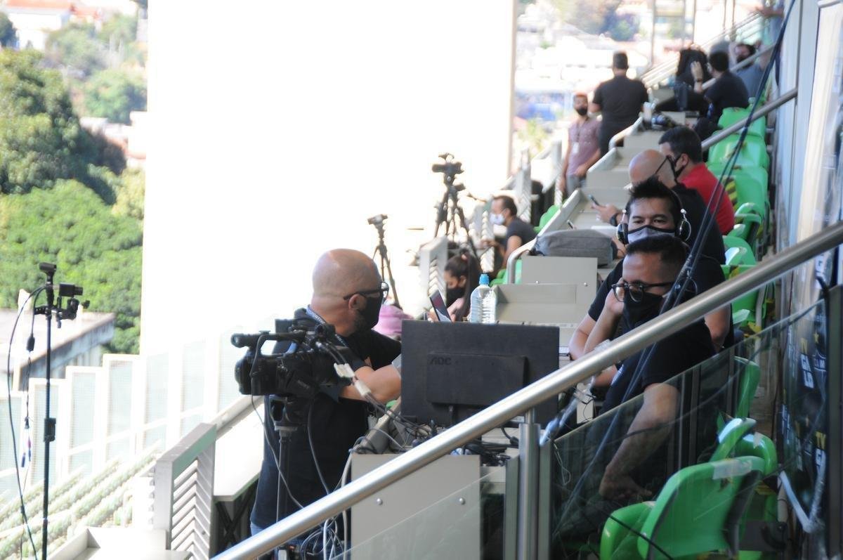 Sem pblico, o estdio Independncia recebeu neste domingo o clssico entre Amrica e Atltico pela 10 rodada do Campeonato Mineiro. Foram 131 dias sem bola rolando no Horto, em BH. No retorno do futebol em Minas, em plena pandemia da COVID-19, estdio seguiu protocolo recomendado pela FMF para evitar contaminaes pelo novo coronavrus. (Juarez Rodrigues/EM?DAPress)