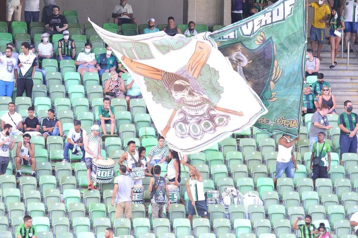 Fotos do jogo entre Amrica e Villa Nova, no Independncia, em BH, pela 9 rodada do Campeonato Mineiro