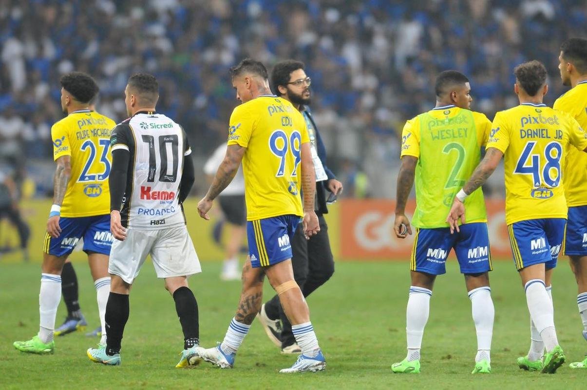 As melhores fotos do jogo entre Cruzeiro e Operrio-PR, no Mineiro, em Belo Horizonte, pela 29 rodada da Srie B do Brasileiro