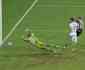 Atltico marcou gol em impedimento contra o Amrica; veja o lance