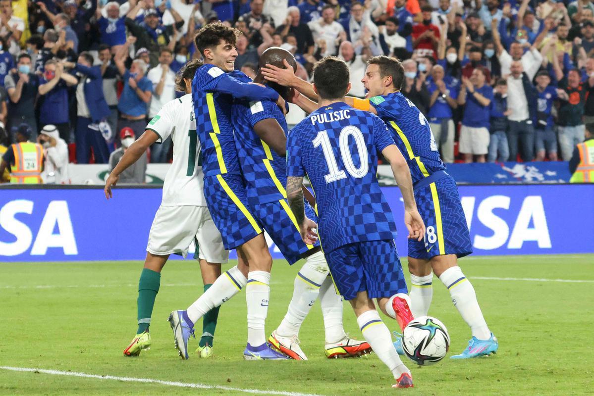 Lukaku abriu o placar para o Chelsea no segundo tempo, de cabea: 1 a 0