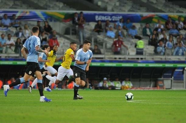 Fotos de Uruguai x Equador, no Mineiro
