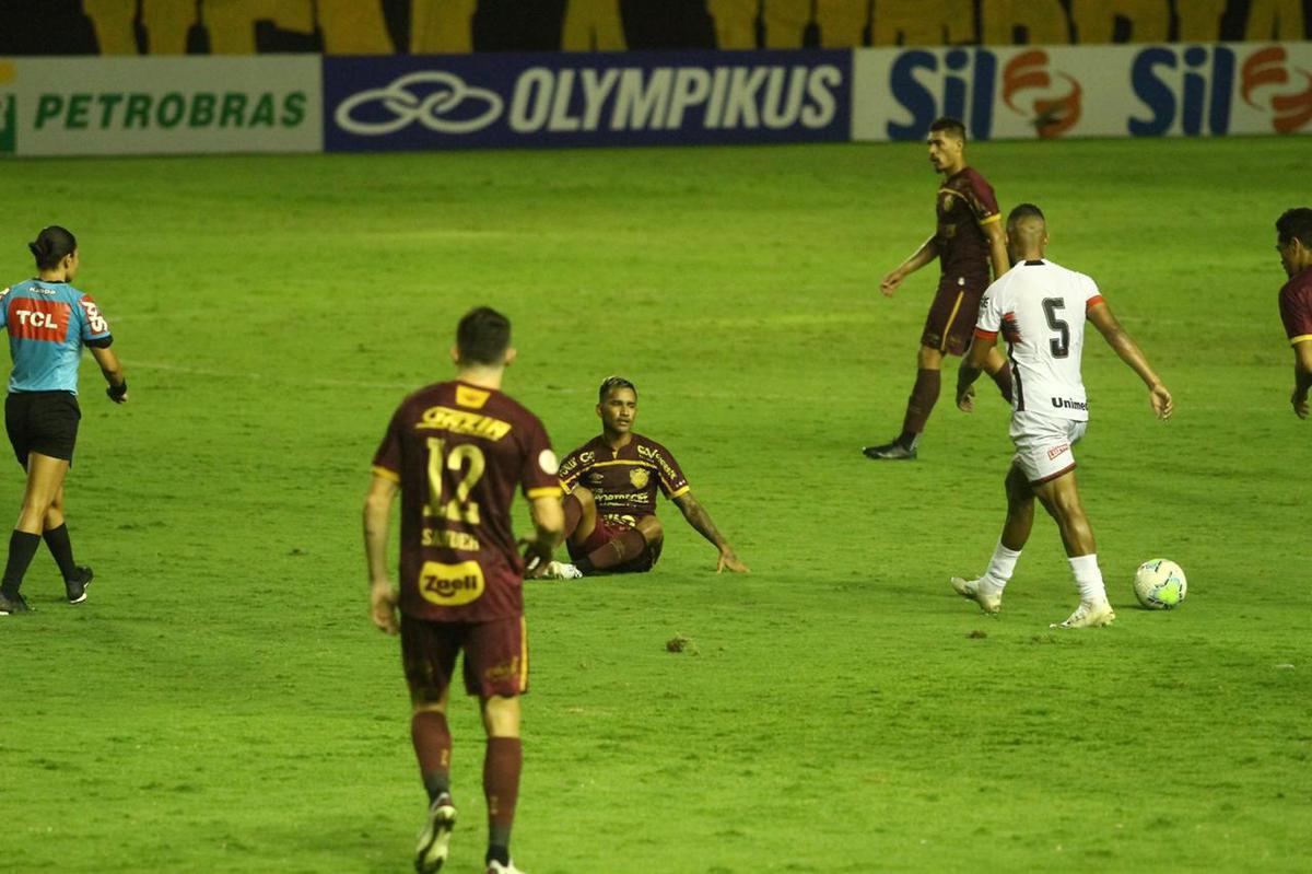 Equipes se enfrentaram no fechamento da rodada nesta segunda-feira na Ilha do Retiro
