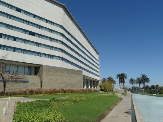 O hotel que abriga o Atlético tem cassino, shopping, spa, piscina, academia e quadras