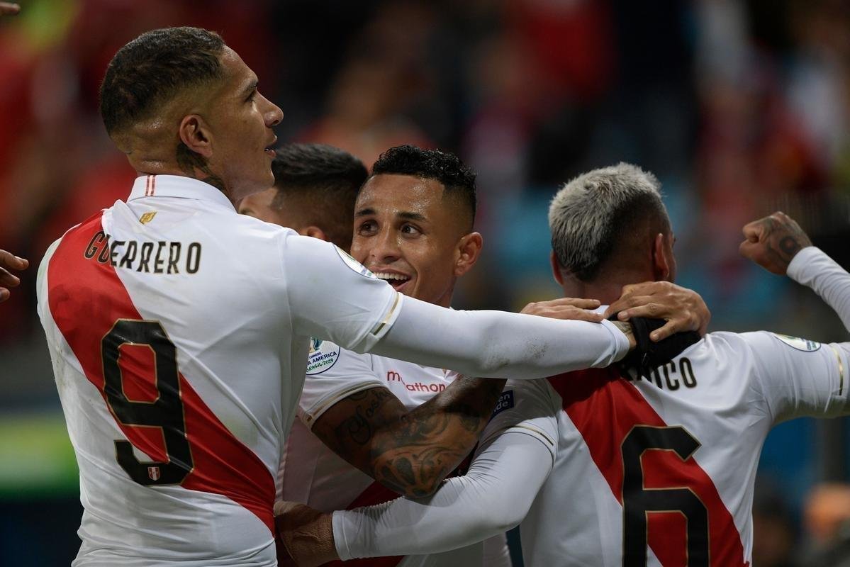 Chile e Peru se enfrentaram na Arena Grmio, pela semifinal da Copa Amrica