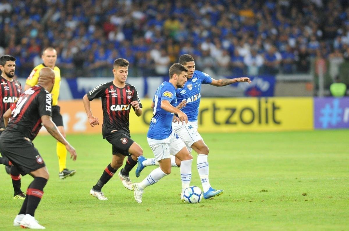 Cruzeiro conseguiu marcar no segundo tempo, com Arrascaeta, mas sofreu empate no fim com Bergson