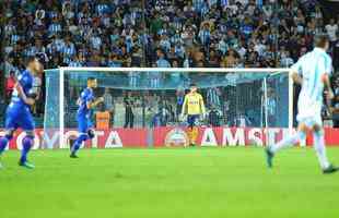 No segundo tempo, Lautaro Martnez marcou o terceiro dele no jogo, Robinho fez de falta para o Cruzeiro e Solari deu nmeros finais ao placar: Racing 4 x 2 Cruzeiro