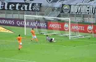 Savarino abriu o placar para o Atltico aos 28 minutos do primeiro tempo