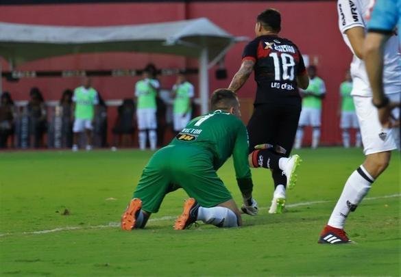 Vitória derrotou Atlético por 1 a 0, no Barradão, com gol de Léo Ceará