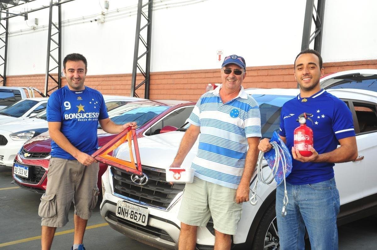 Diogo Kfoury, de 31 anos; Pedro Coutinho, de 61; e Marcos Kfoury, de 26, em Buenos Aires