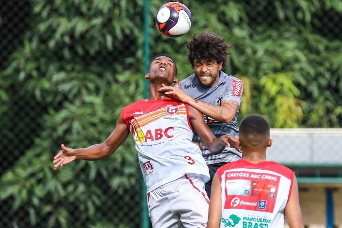 Com gols de Fred e Carlos Csar, Atltico vence jogo-treino contra Guarani de Divinpolis, na Cidade do Galo, por 2 a 0