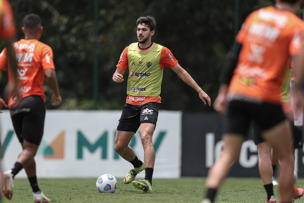 Elenco atleticano encerrou a preparao para enfrentar o Atltico-GO fora de casa 