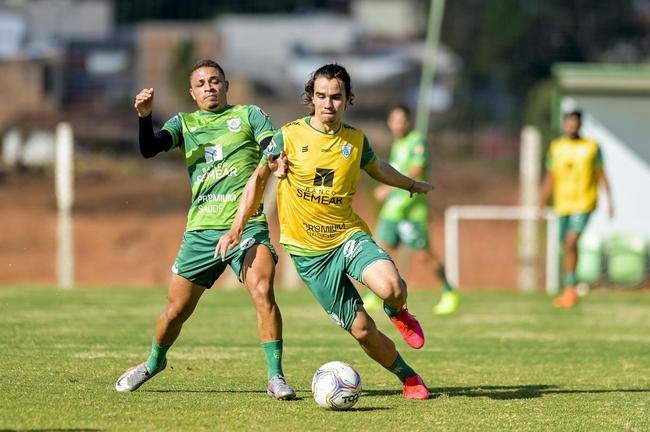 Dos dias 26 a 28 de janeiro, o Amrica realizou atividades totalmente voltadas ao confronto contra o Ava, pela 38 rodada da Srie B do Campeonato Brasileiro. Nesta sexta-feira (29), s 21h30, Coelho e Leo da Ilha se enfrentam no Independncia, em Belo Horizonte. A partida pode selar um indito tricampeonato do Amrica, que se isolaria como maior vencedor da competio. Alm disso, o elenco almeja a conquista para coroar uma temporada histrica, em que o clube foi semifinalista da Copa do Brasil.