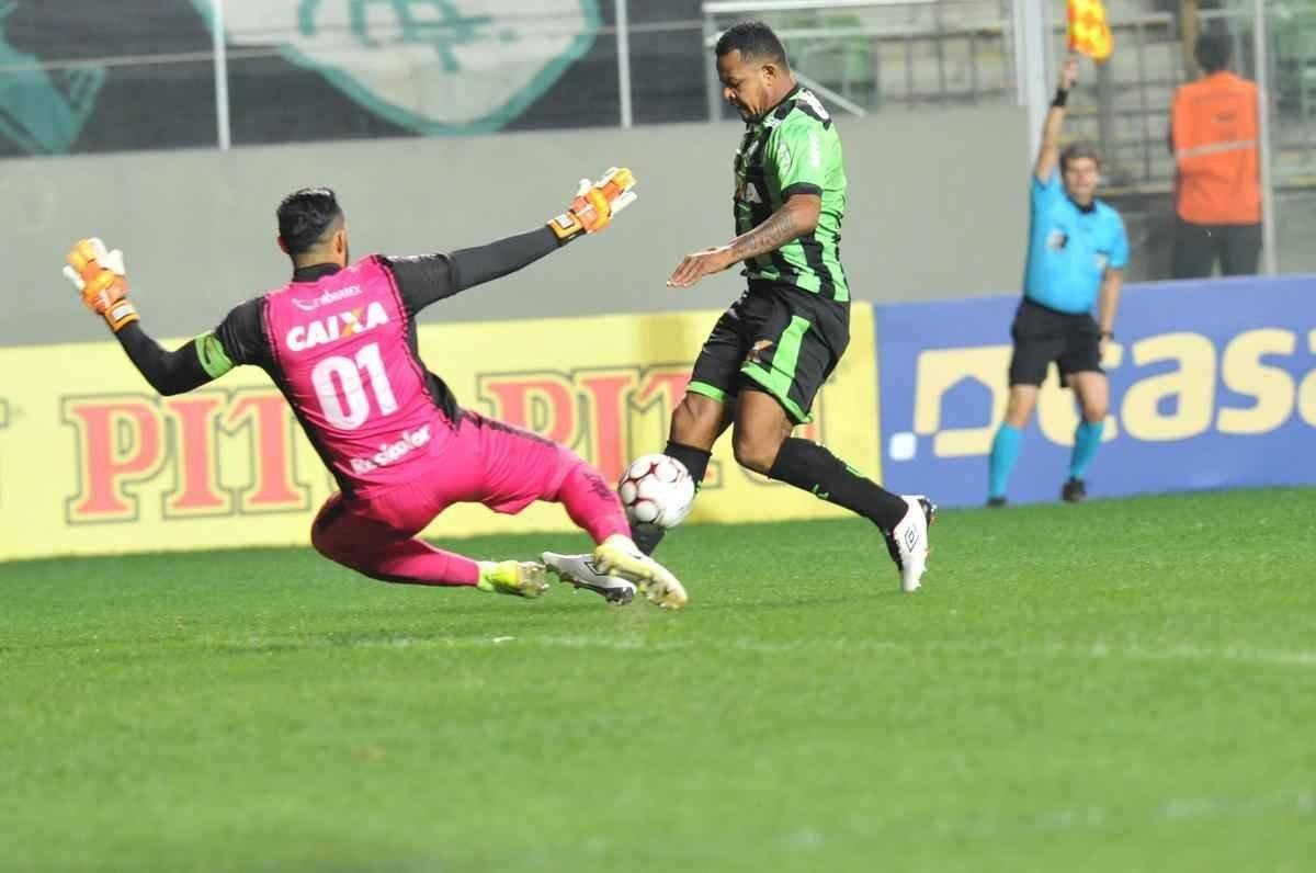 Imagens da partida entre Amrica e Cricima, no Independncia, pela Srie B do Brasileiro