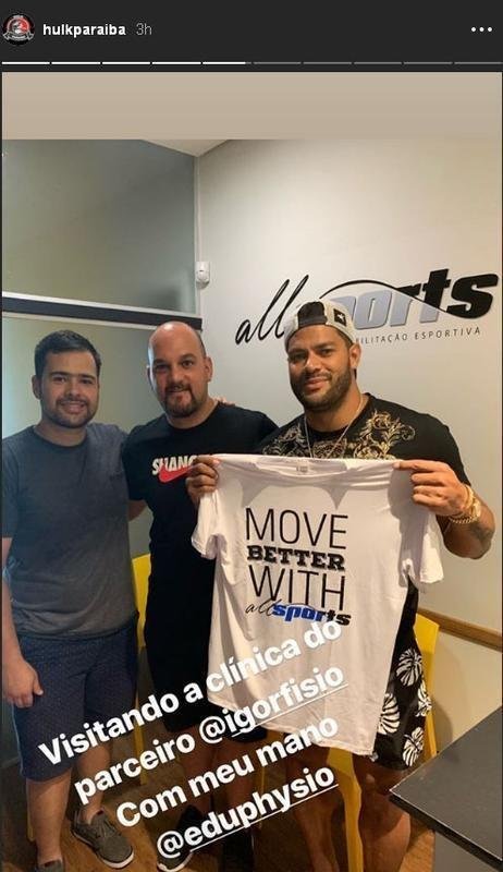 Hulk em BH ao lado dos fisioterapeutas Igor Barbosa e Eduardo Santos