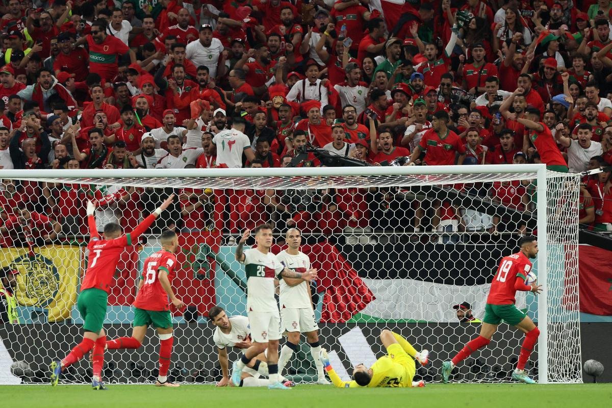 Fotos do gol de Youssef En-Nesyri, de Marrocos, sobre Portugal, pelas quartas de final da Copa do Mundo de 2022, no Catar
