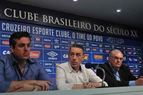 Portugus Paulo Bento foi apresentado nesta segunda-feira como novo treinador do Cruzeiro