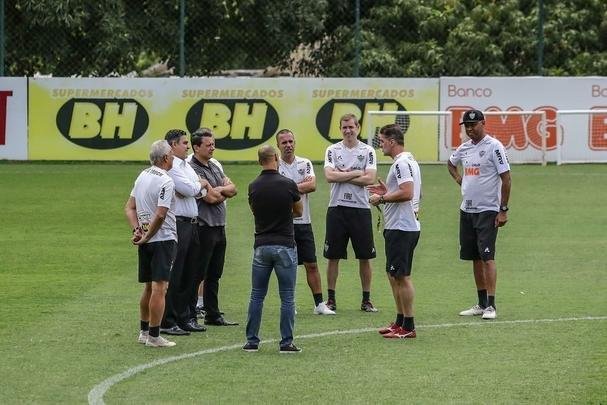 Com Sette Câmara em campo, Atlético se prepara para jogo contra o São Paulo