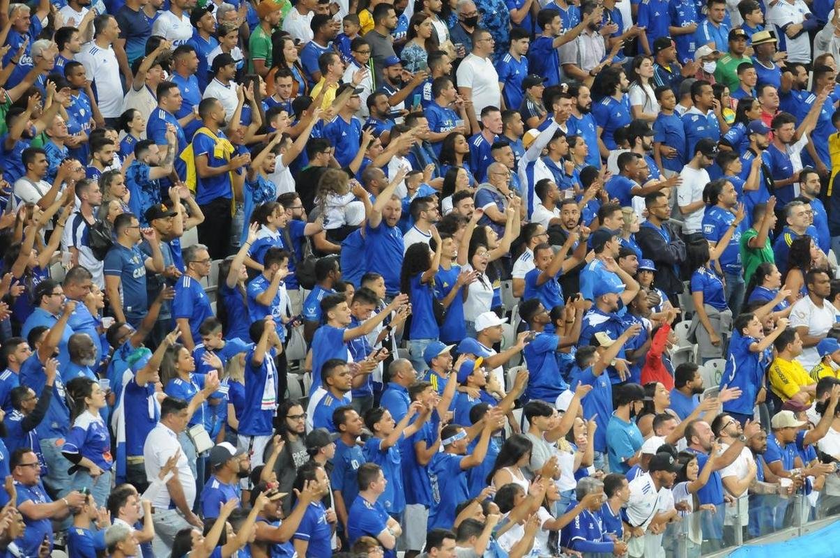 Torcida do Cruzeiro deu show mais uma vez e lotou o Mineiro na partida contra o CRB pela 11 rodada da Srie B
