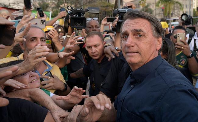 Presidente Jair Bolsonaro cravou o futuro dos times mineiros durante participao em comcio em Belo Horizonte