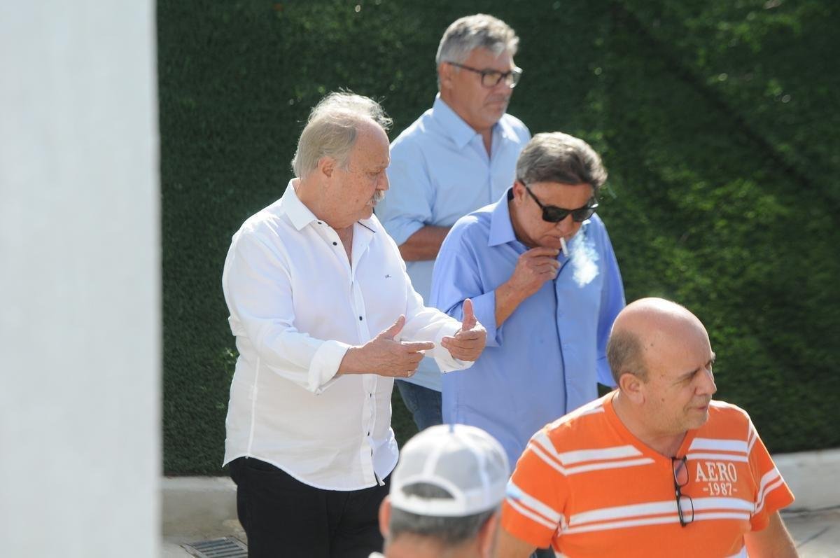 Novo gestor de futebol do Cruzeiro, Zez Perrella deu entrevista nesta sexta-feira, na Tocada Raposa II