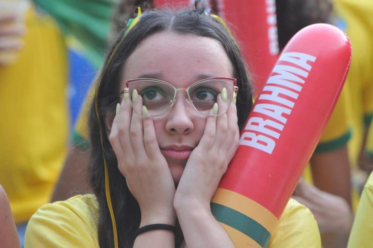 No Mineiro, torcedores assistem ao jogo entre Brasil x Srvia pela Copa do Mundo do Catar