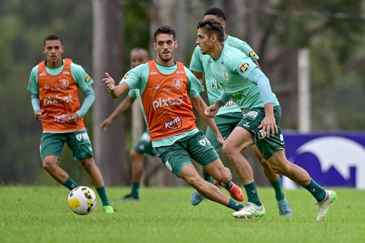Elenco do Amrica se reapresentou no CT Lanna Drumond nesta quinta-feira, aps trs dias de folga